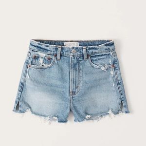 NWT Abercrombie High Rise Mom Jean Shorts, 32